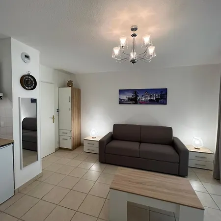 Sunny With Terrace Apartamento Niza