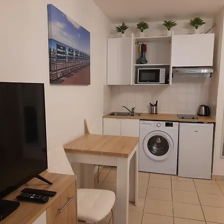 Sunny With Terrace * Niza